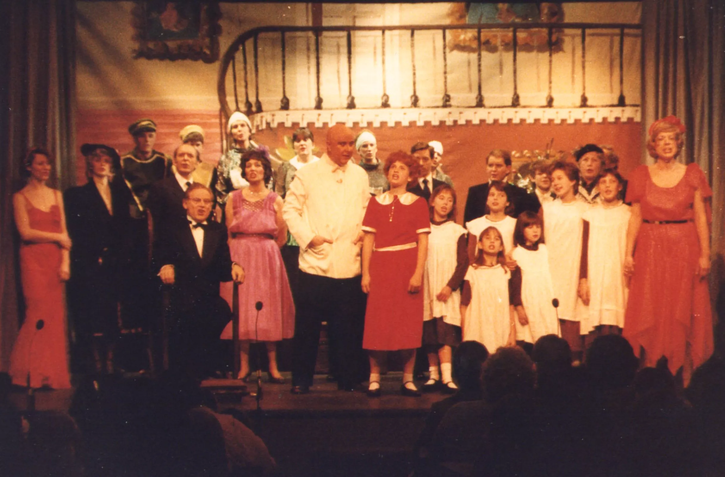 1985-12 Annie 01